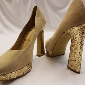 🎉ELLE Platform Heel Tan with Gold Textured Heel!